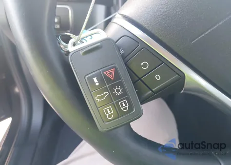 2014 Volvo S60 T5 Platinum z USA, uszkodzony, nr VIN YV1612FSXE1285751